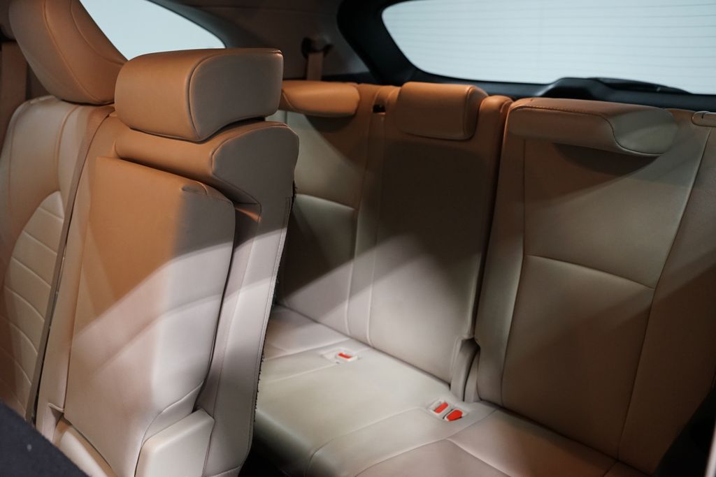 Thumbnail: 2020 Toyota Highlander - 30