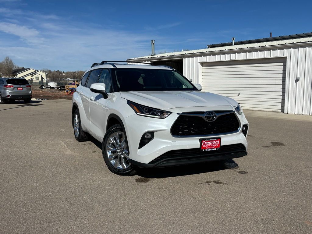2026 Toyota Highlander Hybrid Limited AWD