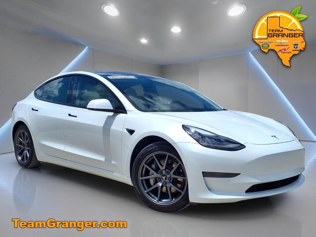 2022 Tesla Model 3 Long Range Dual Motor All-Wheel Drive's photo