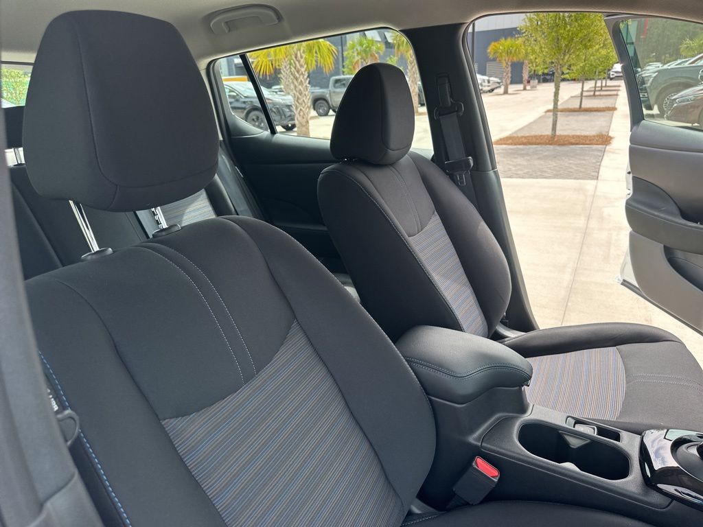 2024 Super Black/Pearl White Nissan LEAF SV Plus FWD Hatchback