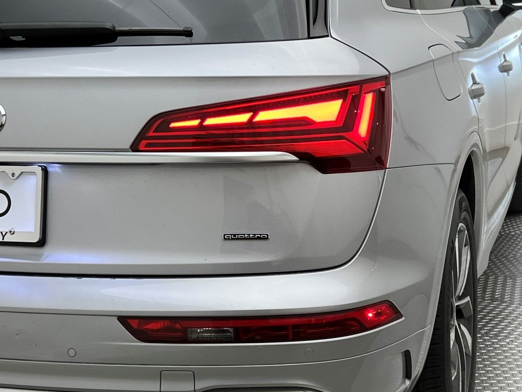 Thumbnail: 2023 Audi Q5 - 8