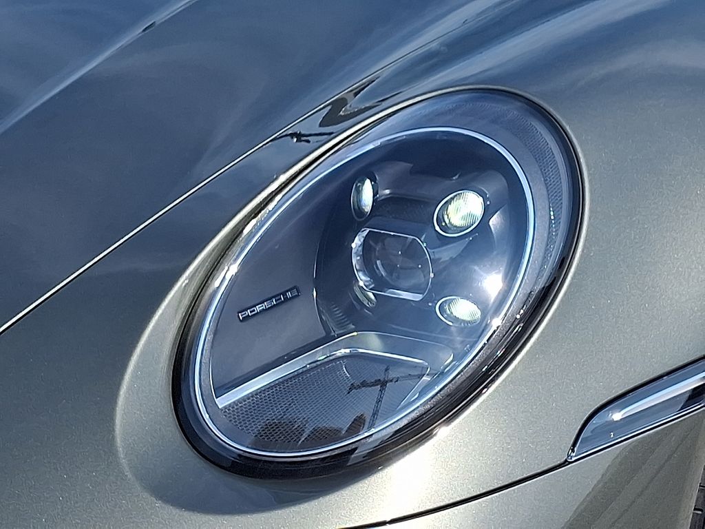 Thumbnail: 2022 Porsche 911 - 11