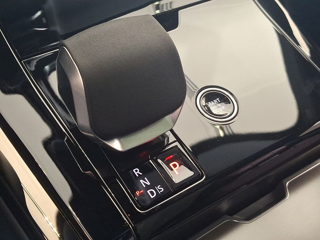 Thumbnail: 2026 Land Rover Range Rover Sport - 12