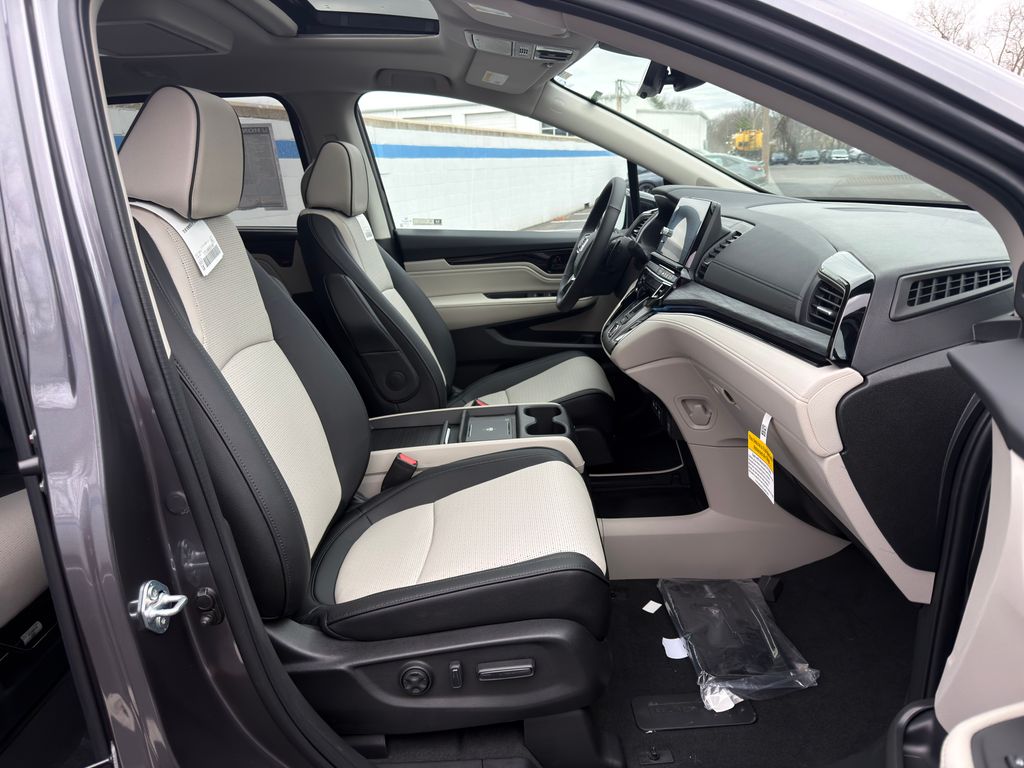 Thumbnail: 2026 Honda Odyssey - 26