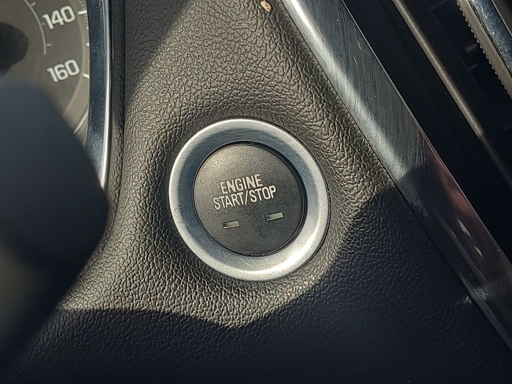 used 2023 Chevrolet Traverse car, priced at $32,811