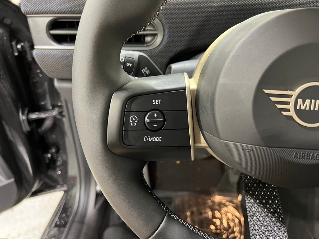 Thumbnail: 2025 MINI Cooper - 14