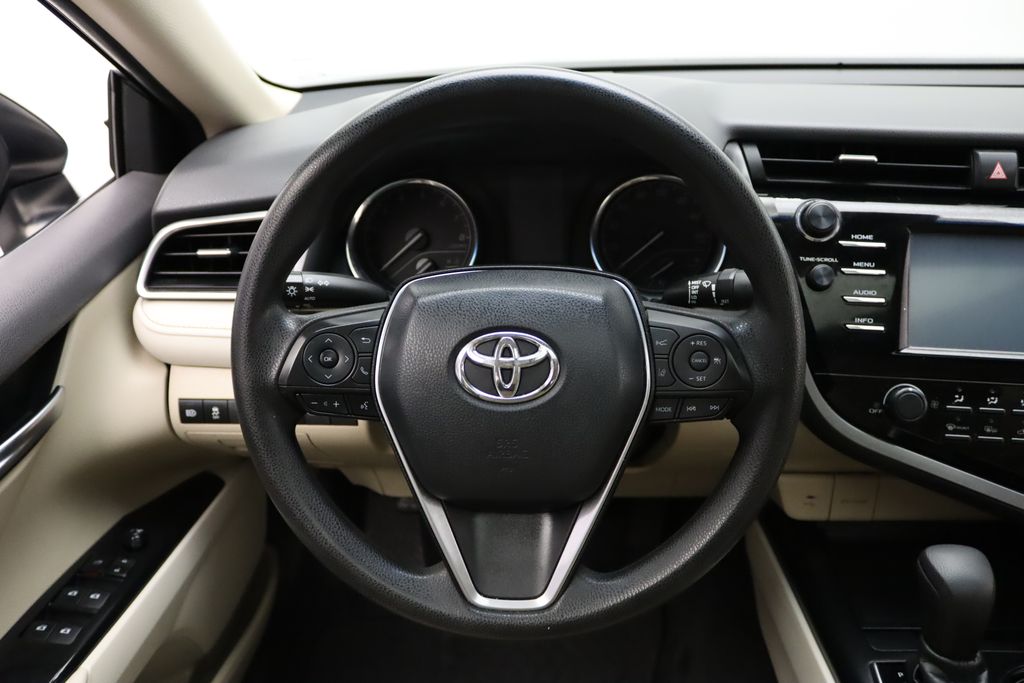 Thumbnail: 2018 Toyota Camry - 23