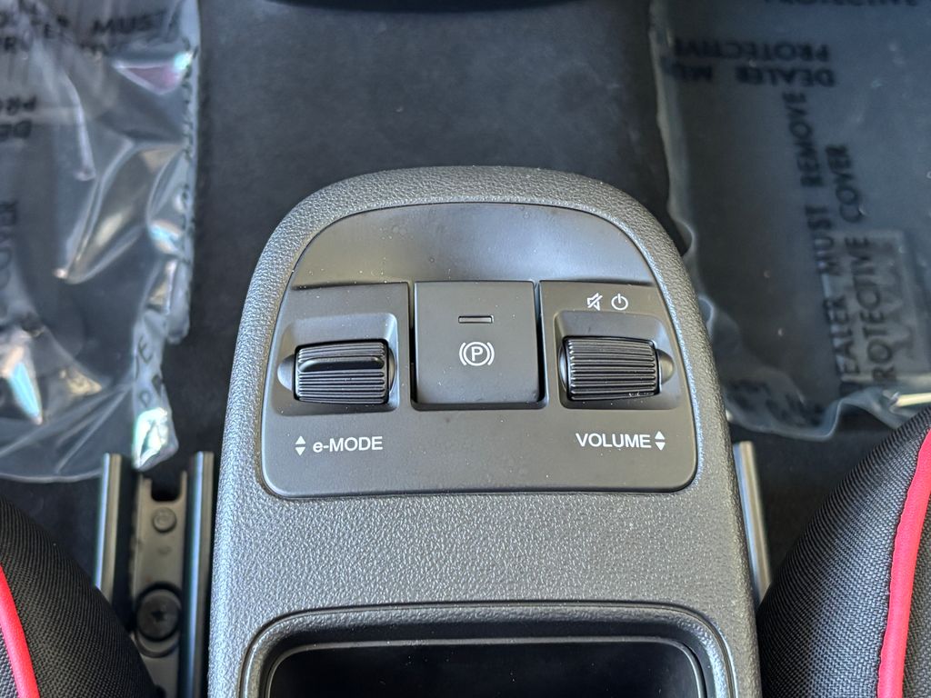 Thumbnail: 2024 Fiat 500e - 20