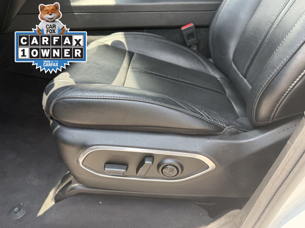 2024 Jeep Wagoneer Series II White at River Oaks CDJR