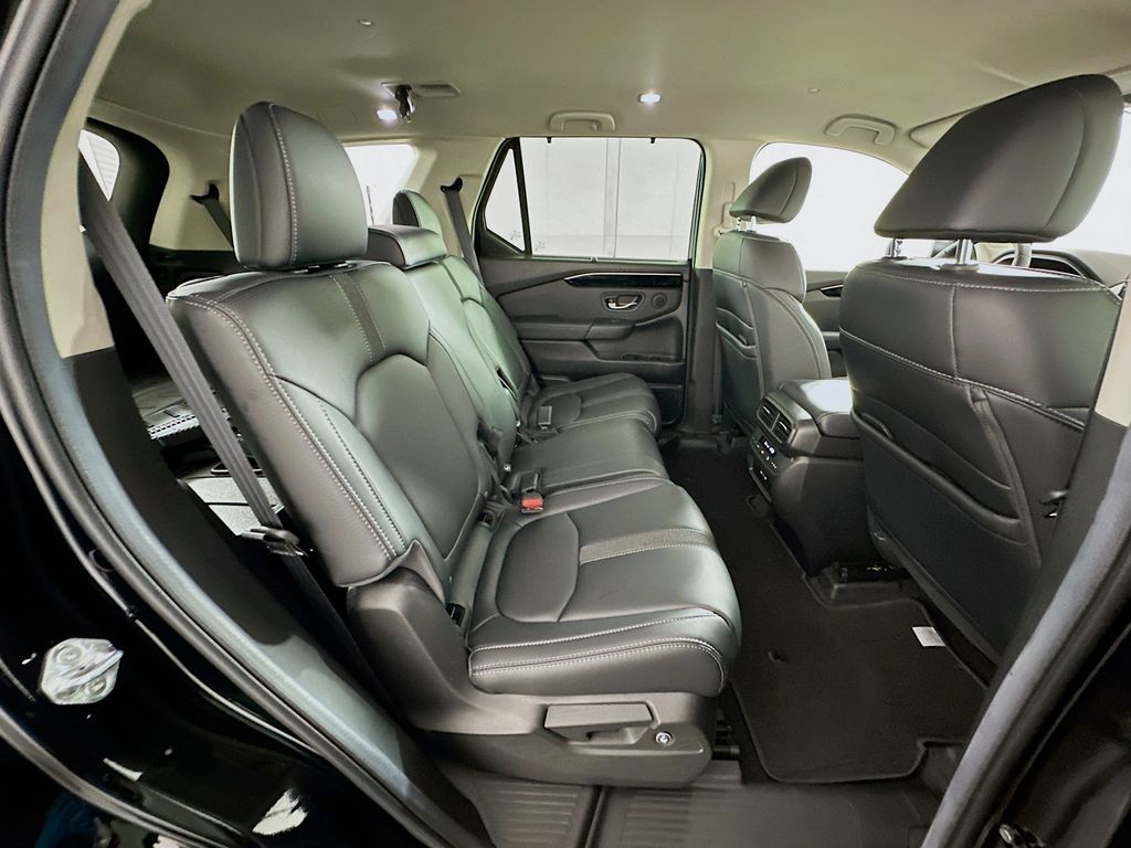 Thumbnail: 2025 Honda Pilot - 26