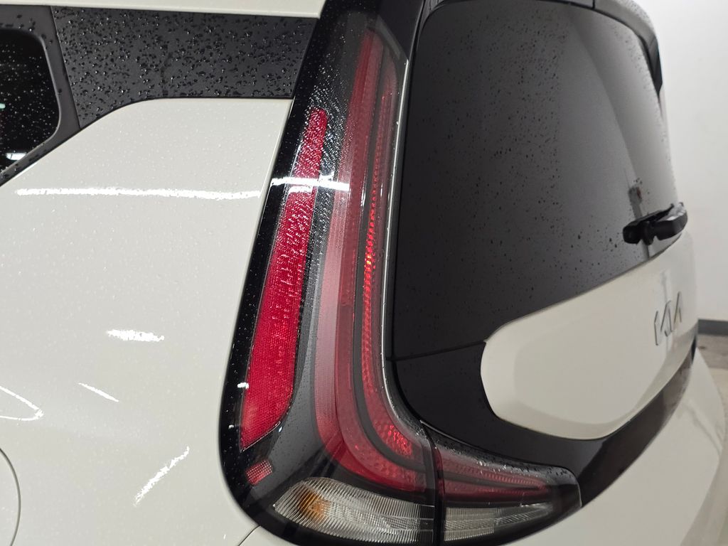 2023 Kia Soul LX photo 13