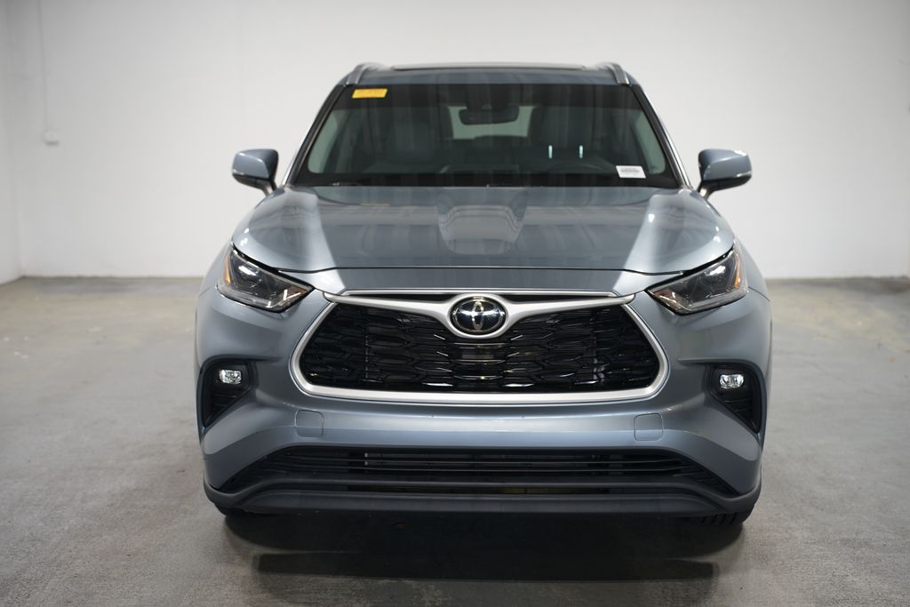 2021 Toyota Highlander XLE 2