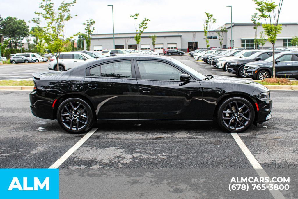 Used 2023 Black Dodge SXT image 9