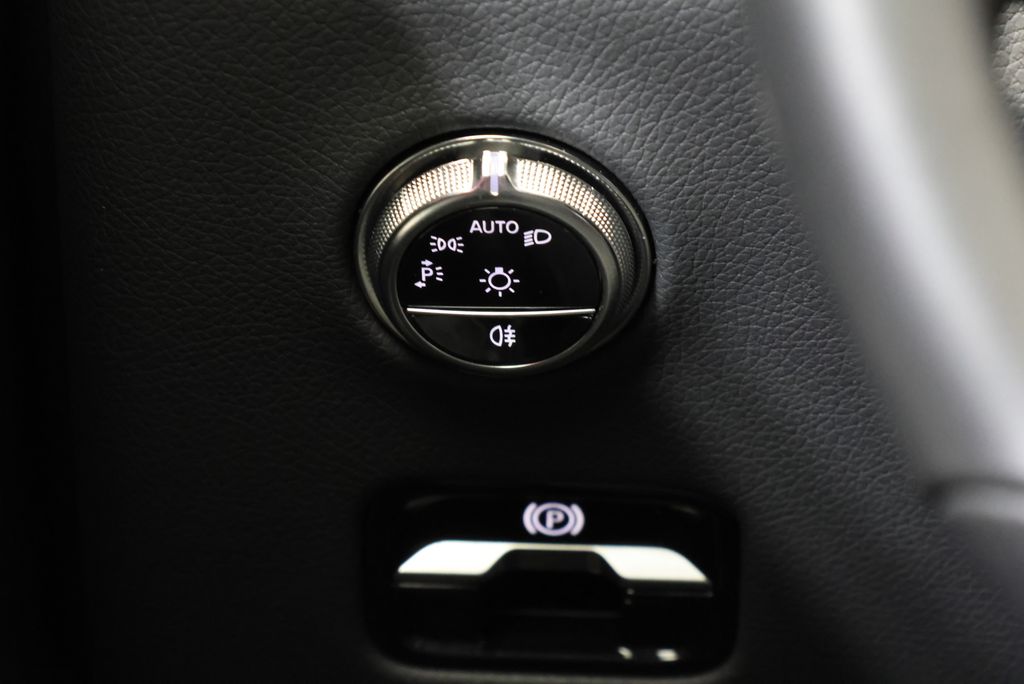 Thumbnail: 2025 Mercedes-Benz GLC - 19