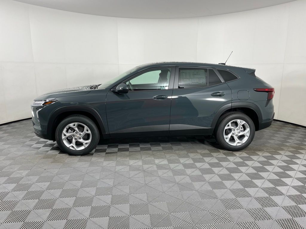 Thumbnail: 2025 Chevrolet Trax - 2
