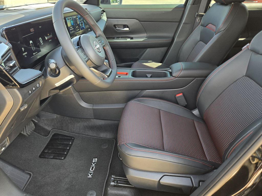 2026 Nissan KICKS SR - Photo 8