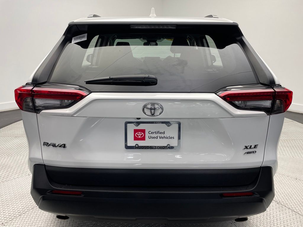 2023 Toyota RAV4 XLE 6