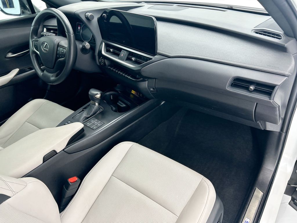 Thumbnail: 2024 Lexus UX - 16