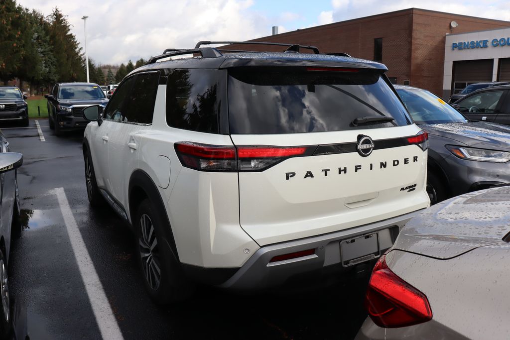 2024 Nissan Pathfinder Platinum 2