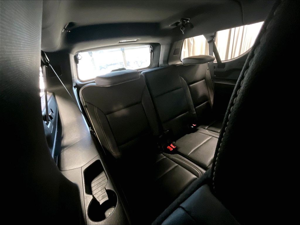2025 GMC Yukon XL — photo 17