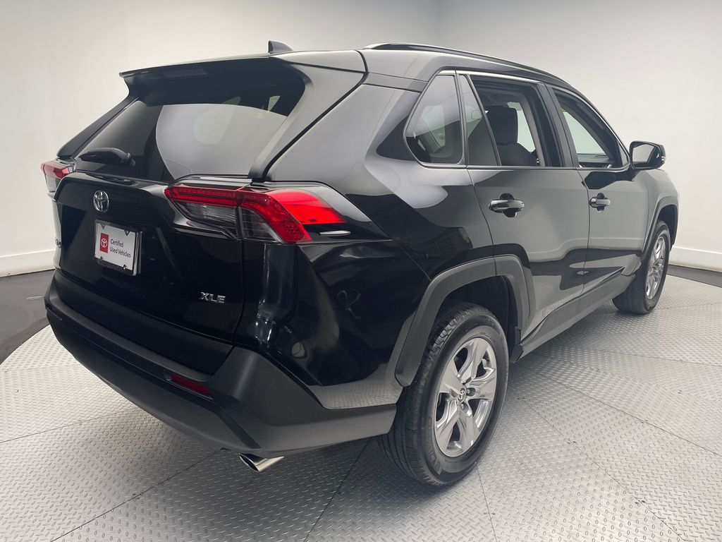 2024 Toyota RAV4 XLE 5