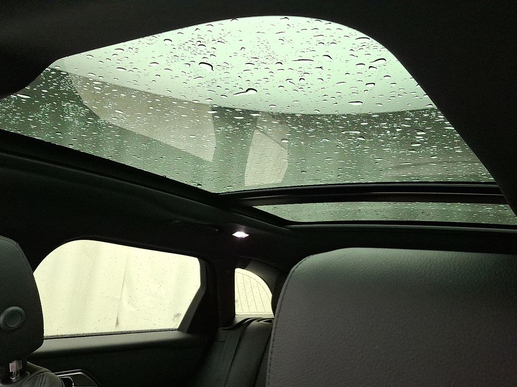 Thumbnail: 2026 Land Rover Range Rover Velar - 11