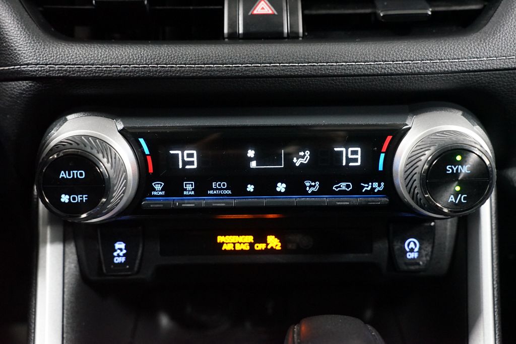 Thumbnail: 2021 Toyota RAV4 - 20