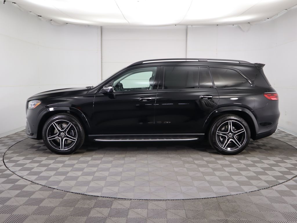 2025 Mercedes-Benz GLS 450 4MATIC 8