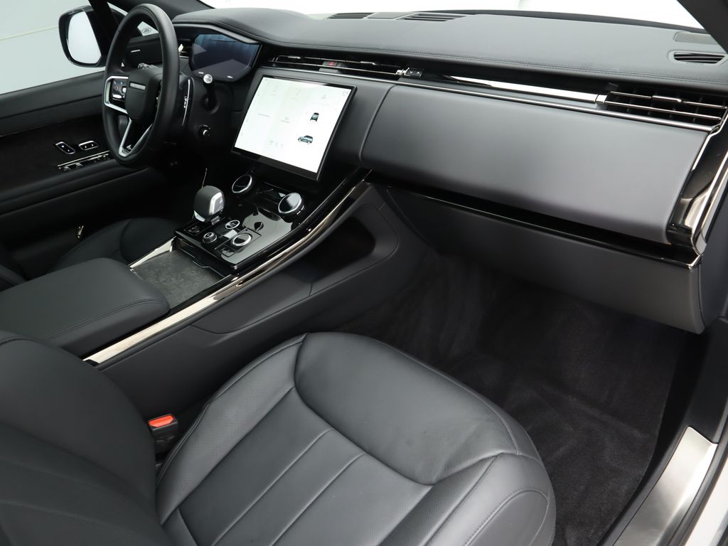 Thumbnail: 2023 Land Rover Range Rover Sport - 18