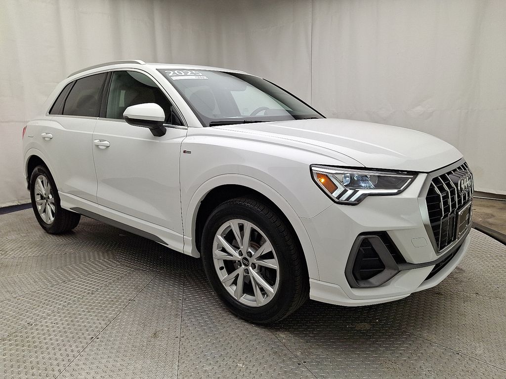 Thumbnail: 2025 Audi Q3 - 3