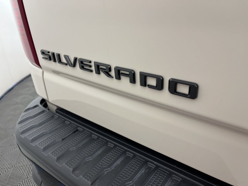 Thumbnail: 2026 Chevrolet Silverado 2500 - 23