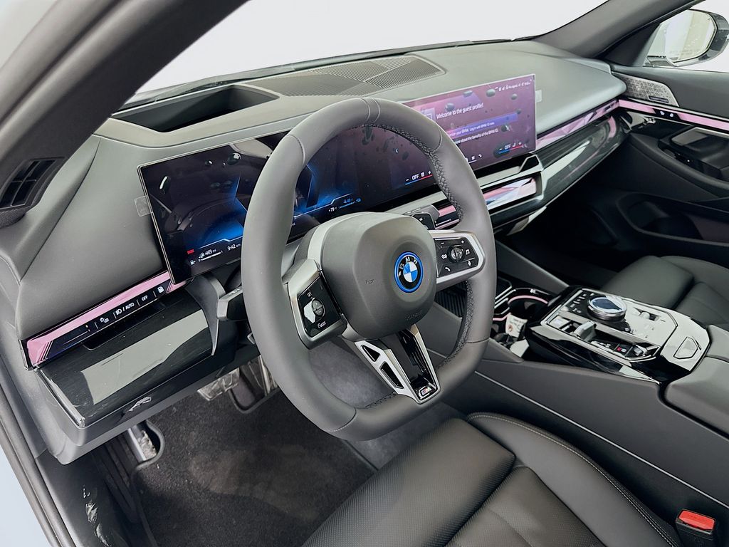 Thumbnail: 2026 BMW 5 Series - 9