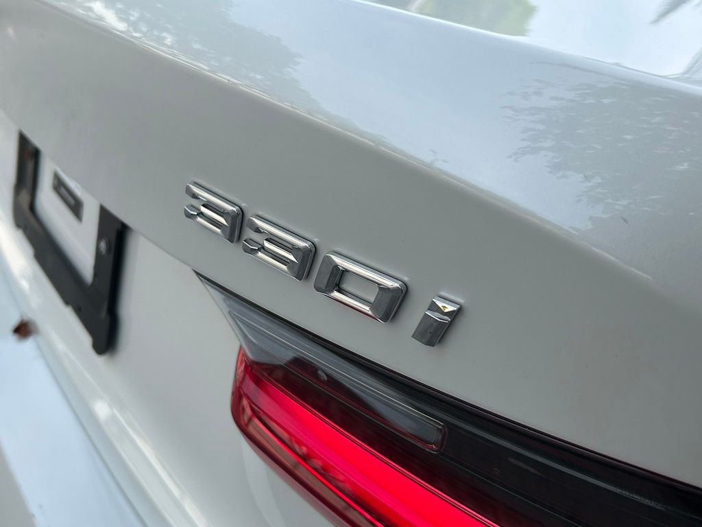 Used 2025 White BMW 330i image 39