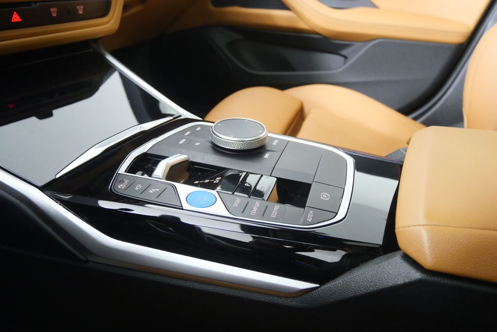 Thumbnail: 2023 BMW i4 - 25