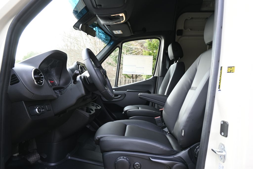 Thumbnail: 2026 Mercedes-Benz Sprinter - 3