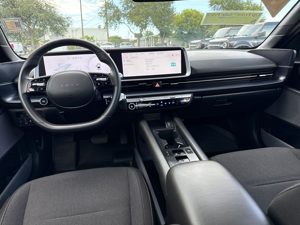 Certified Used 2024 Black Hyundai SE Standard Range image 5