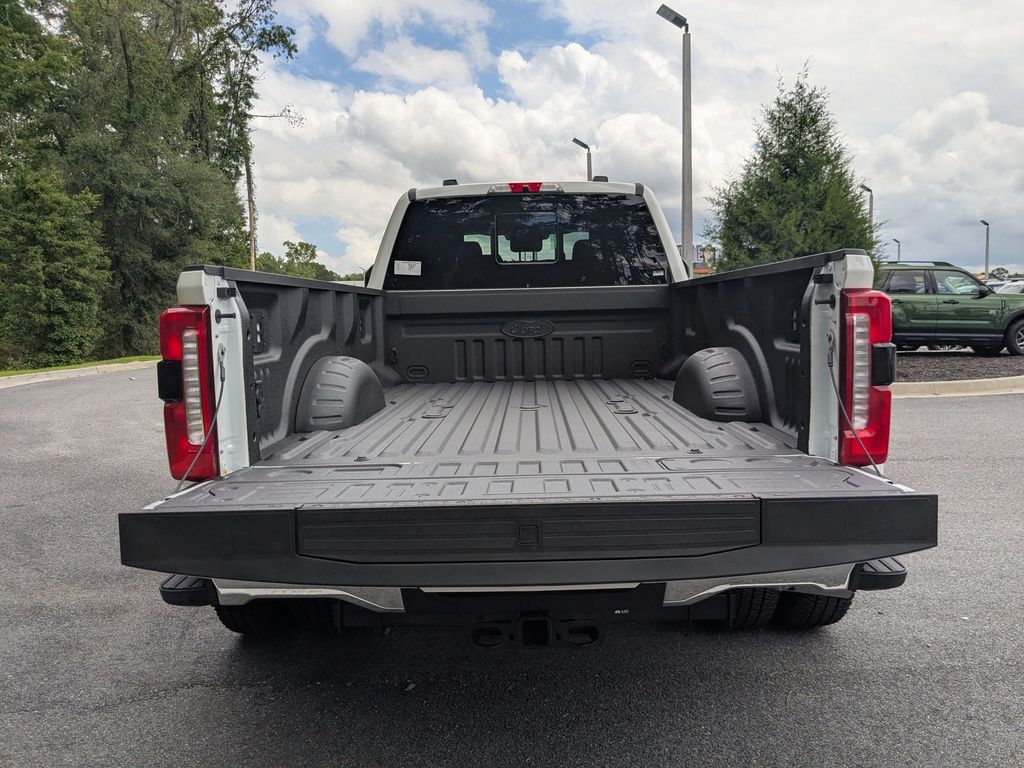 2026 Ford F-350 Super Duty LARIAT