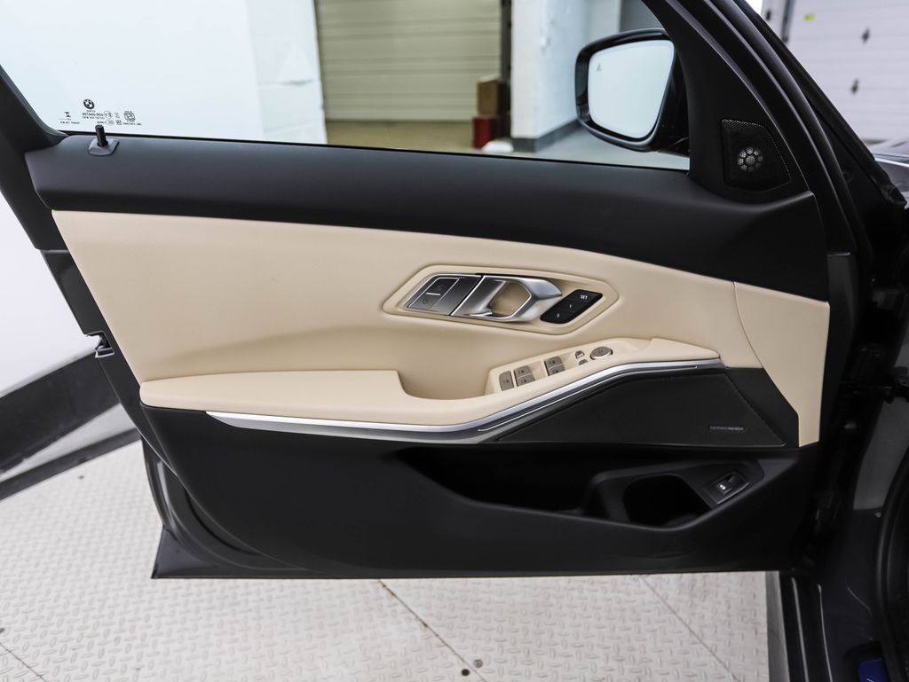 Thumbnail: 2026 BMW 3 Series - 9