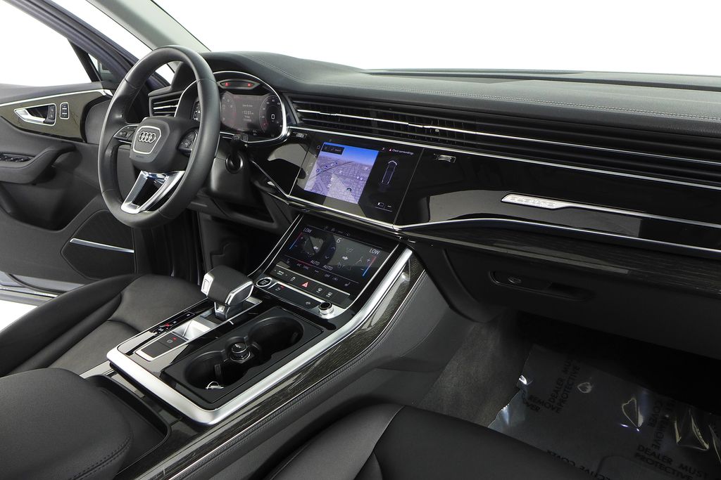 Thumbnail: 2023 Audi Q7 - 13