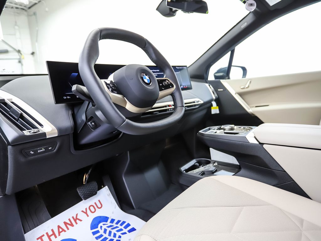 Thumbnail: 2026 BMW iX - 10