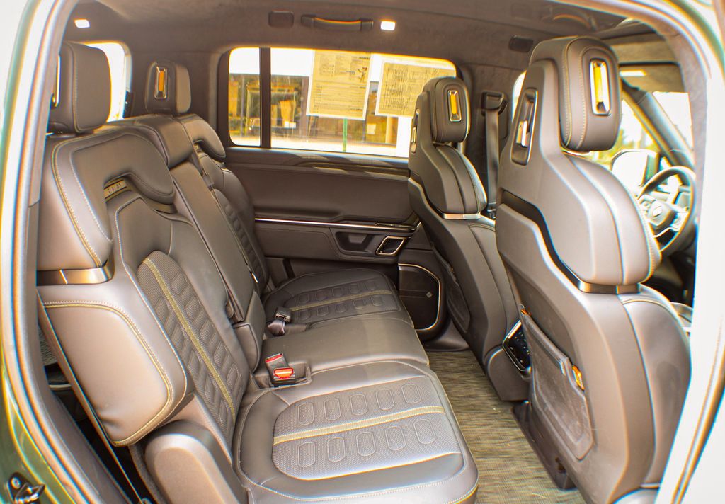 Interior 16