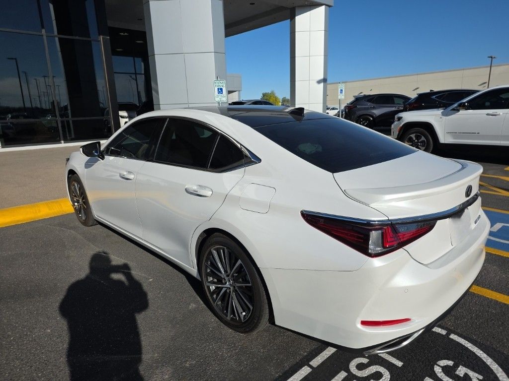 Thumbnail: 2025 Lexus ES - 6