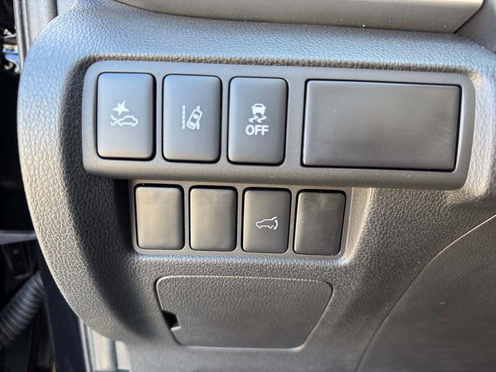 2025 Mitsubishi Eclipse Cross SE photo 28