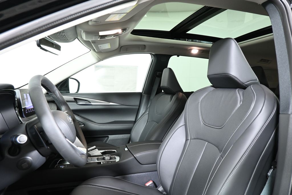 2025 INFINITI QX60 Luxe 13