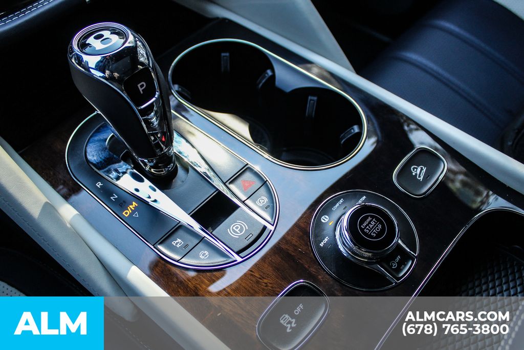 Used 2024 Blue Bentley S image 34