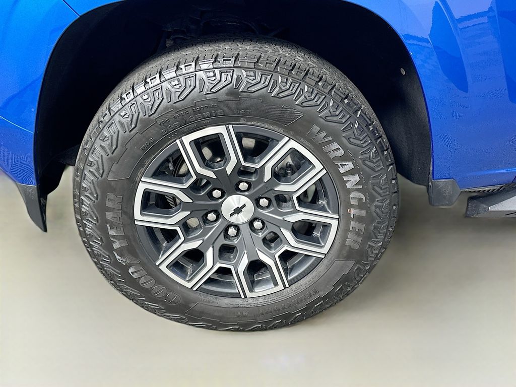 Thumbnail: 2023 Chevrolet Colorado - 30