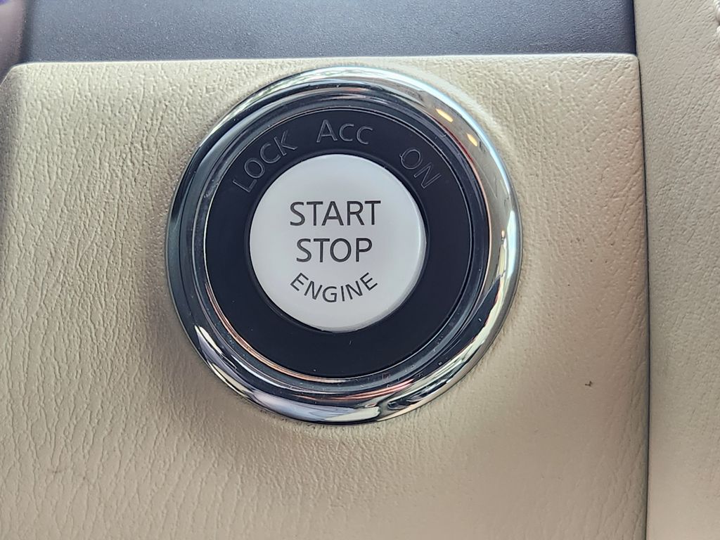 2018 INFINITI QX80 Base White at Emmons Autoplex