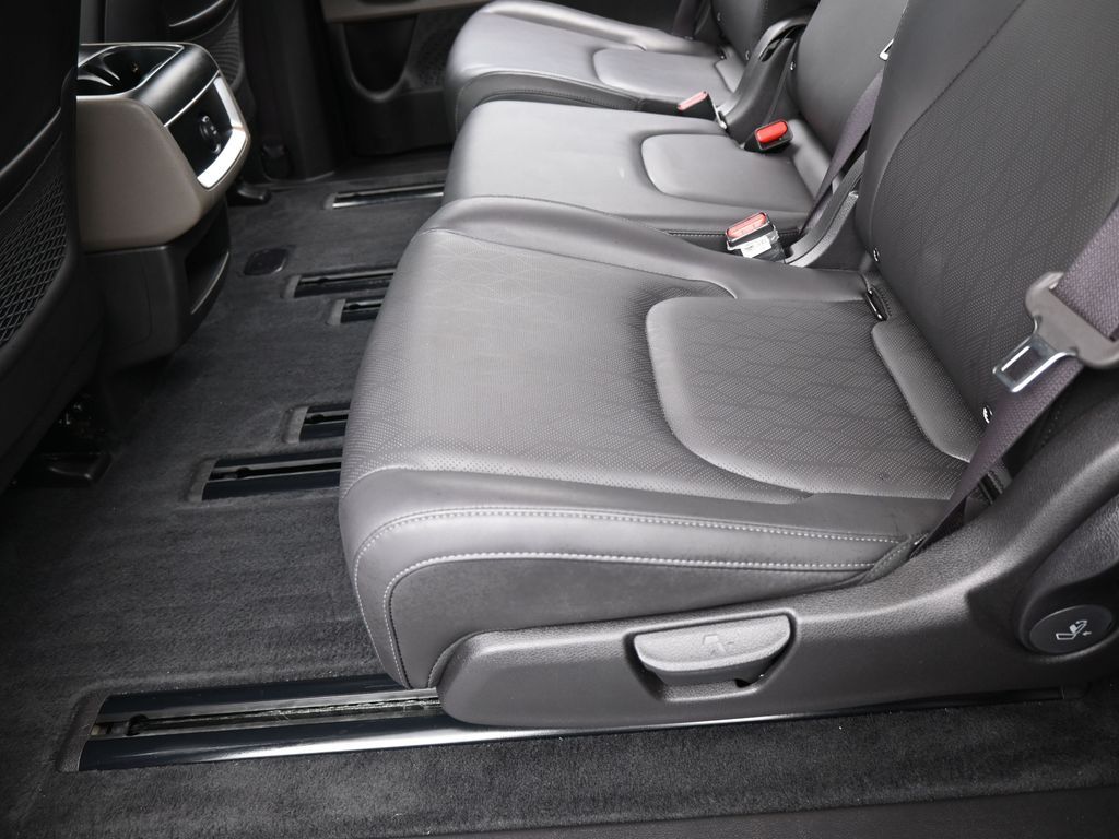 Used 2025 Aurora Black Pearl Kia LXS image 32