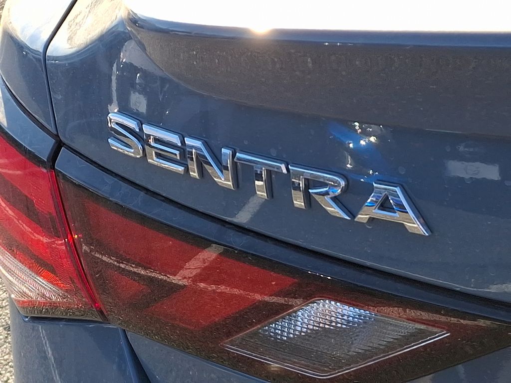 2025 Nissan Sentra SR 11