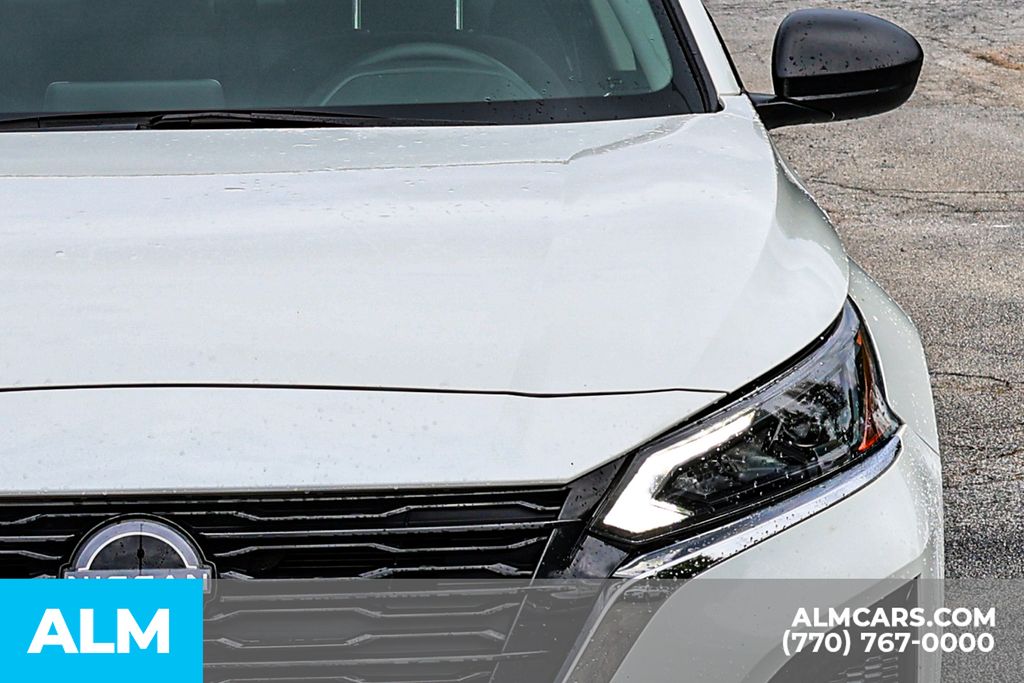 Used 2025 White Nissan 2.5 SV image 15
